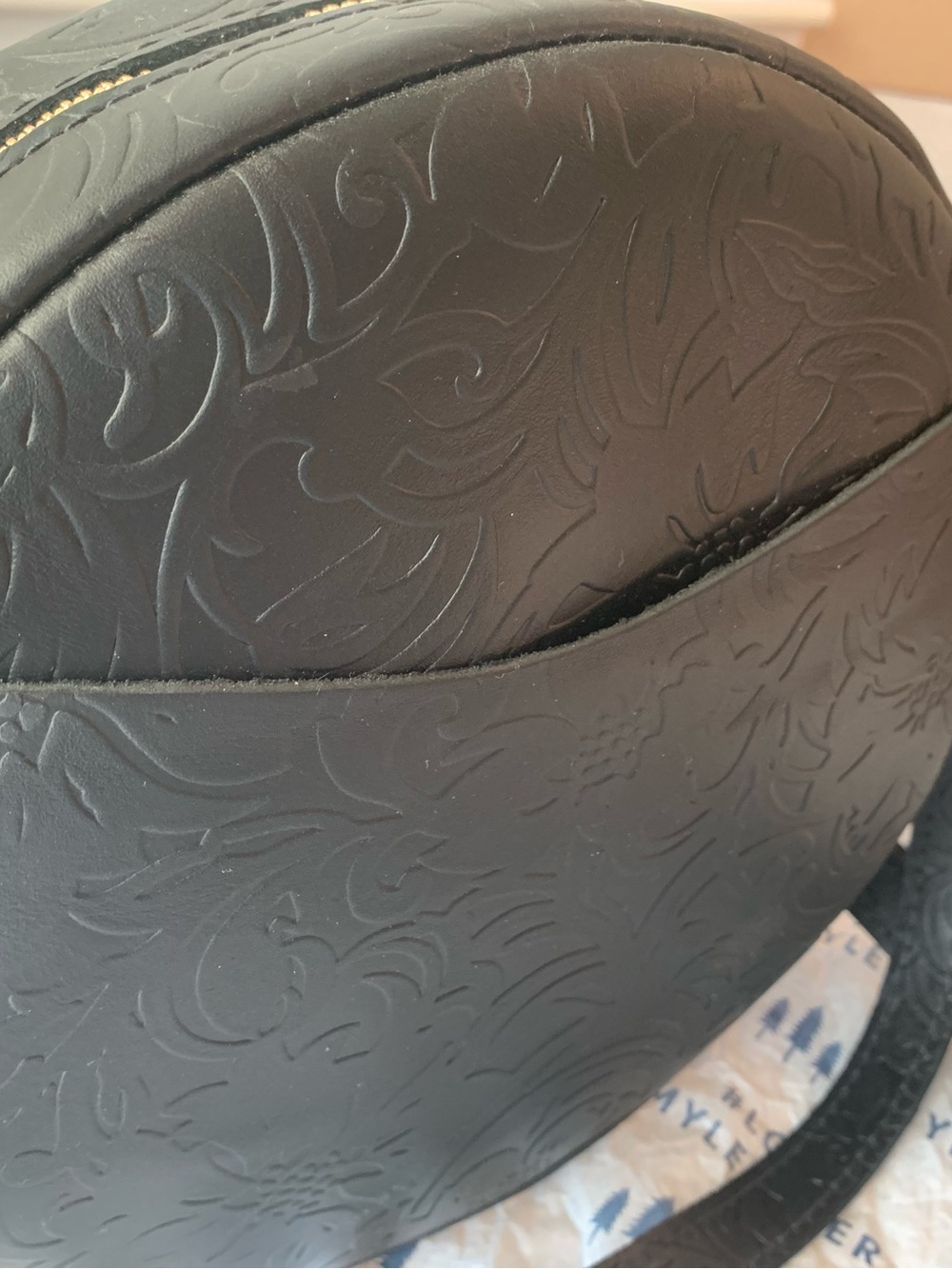 Portland Leather Goods Circle Crossbody Bag in DAHLIA! - Picture 3 of 10